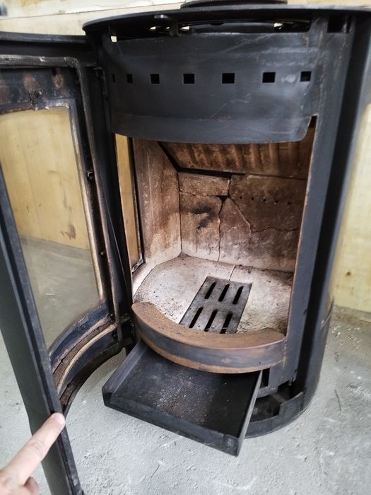 Kominek na drewno wiszący