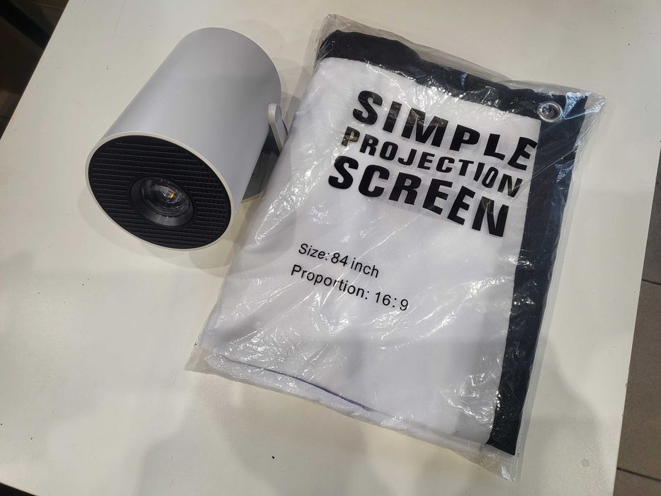 Projektor Android + ekran projekcyjny /polecam bo warto/NOWY