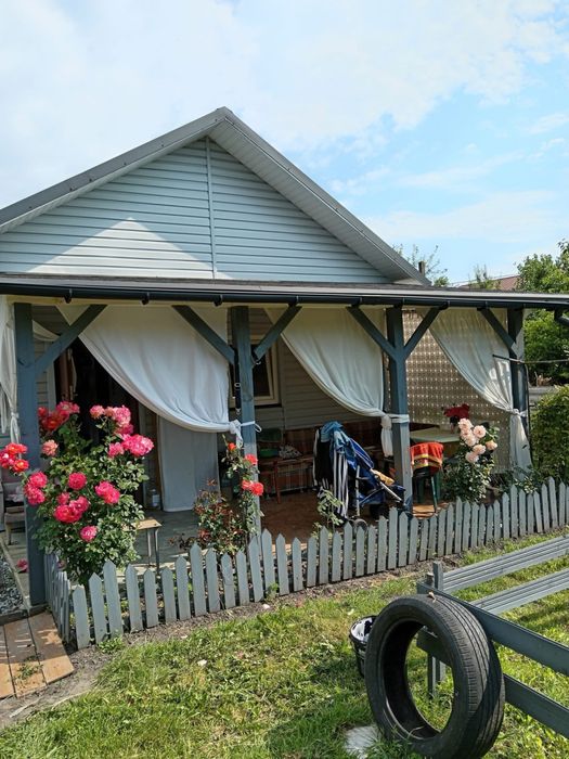 р Продається будинок у селі Нова Українка