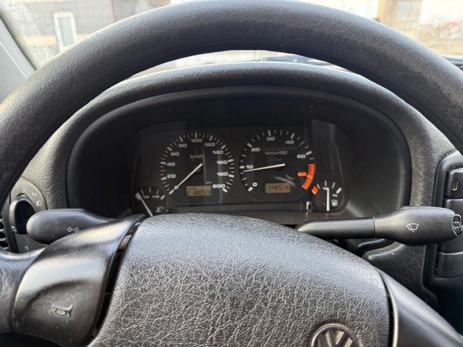 Volkswagen Polo - 2000 1.4 Бензин