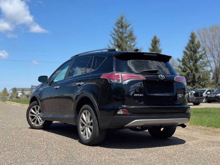 Toyota RAV4 Limited      2018