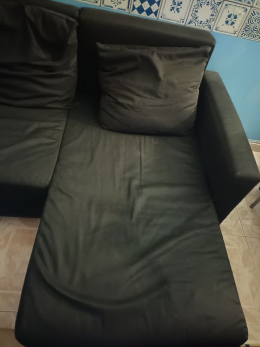Sofá chaise long, com cama e arrumação