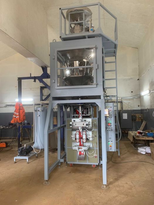 Фасувальний апарат для пакування в азотному середовищі