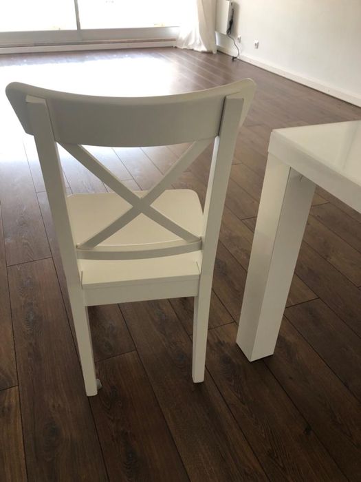 Conjunto 4 cadeiras e 1 mesa (branco)