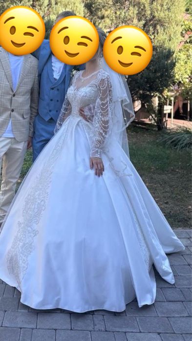 Продаю весільню сукню