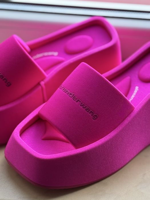 Шльопанці на платформі Аexander Wang