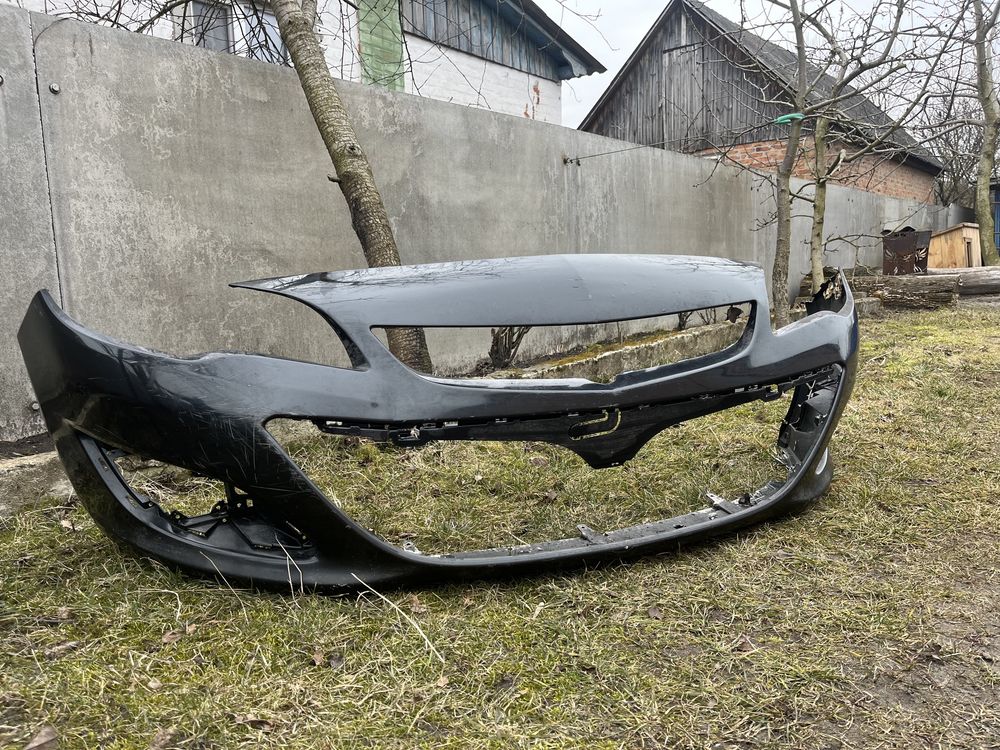 Бампер Опель Астра J: 1 000 грн. - Бампери Котельва на Olx