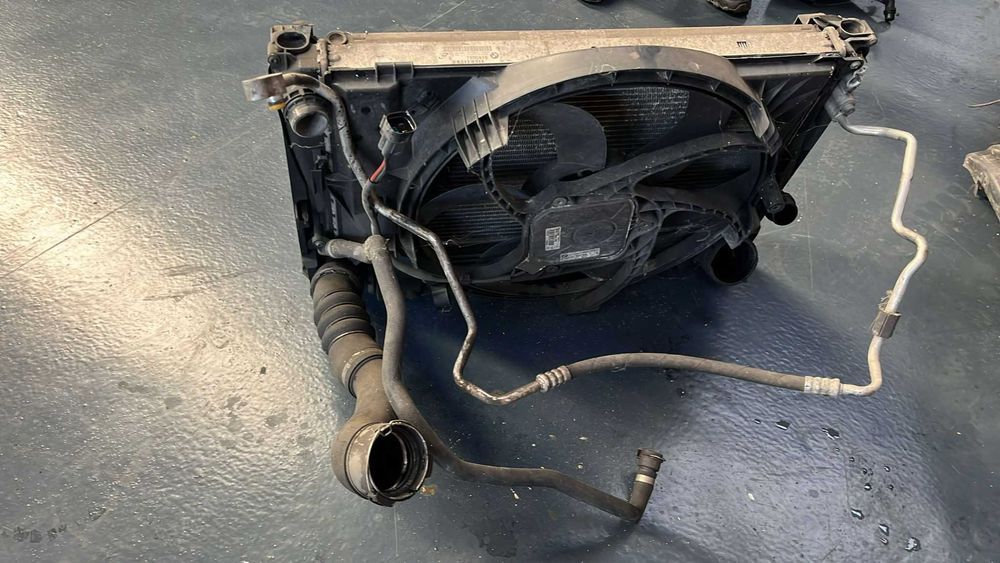 Radiador com termo ventilador Bmw e92 lci