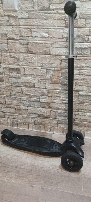 Трьохколісний самокат