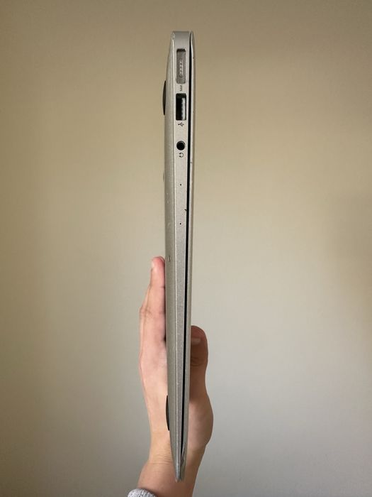 Продам Macbook Air 13” 2015p і5/4/128