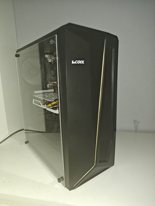Ryzen 5 / 16GB / RADEON 8GB / 512G SSD / Win11