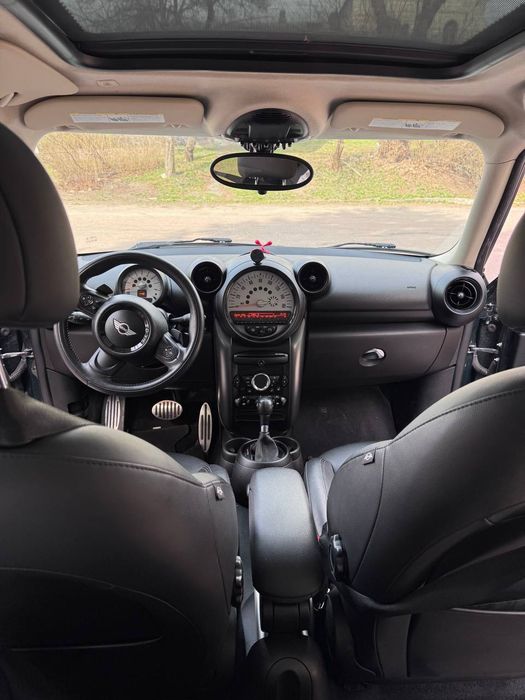 Автомобили легковые