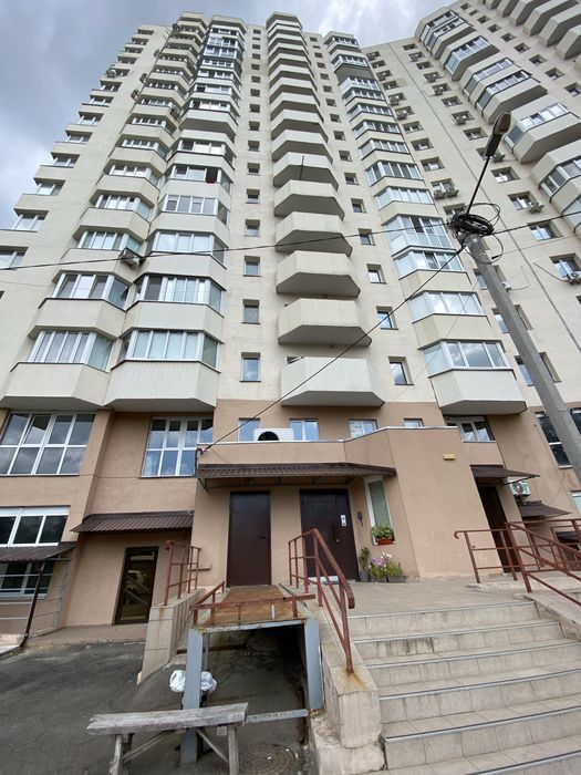 Продається шикарна 3 кімнатна квартира  ЮТ