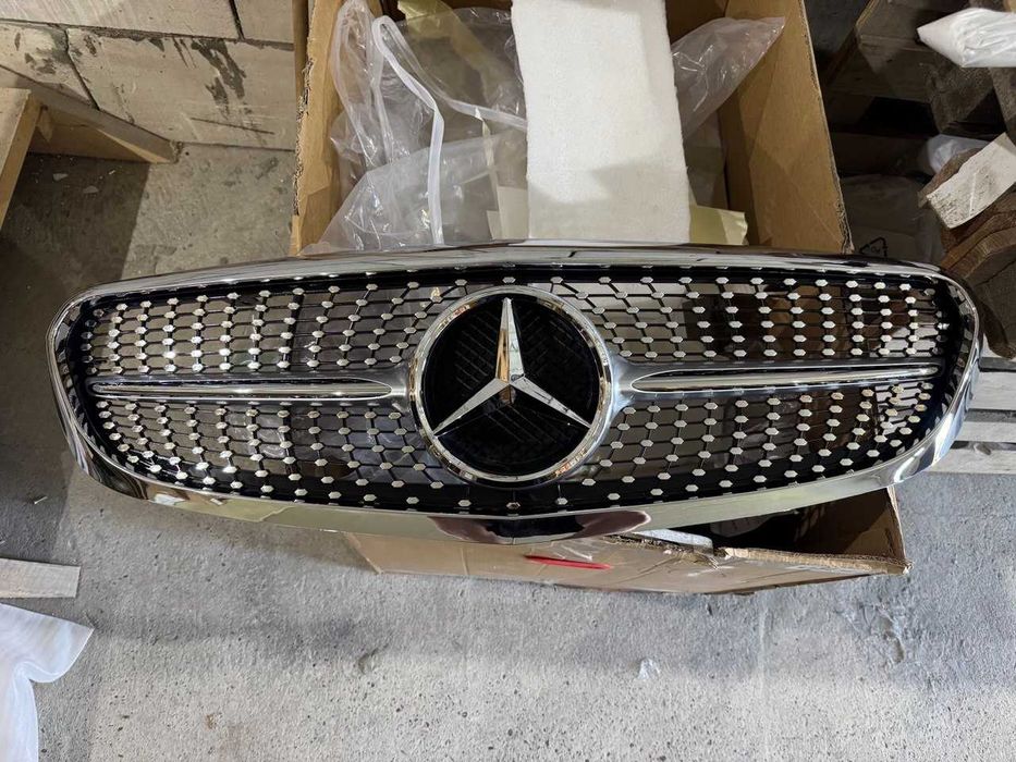 Решітка W205 14-18 Diamond бампер Classic Решетка мерседес c205 2014-2018 диамант Chrome
