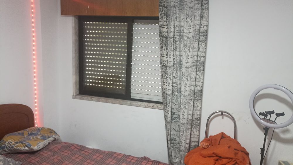 Aluga se Quarto Individual/Casal