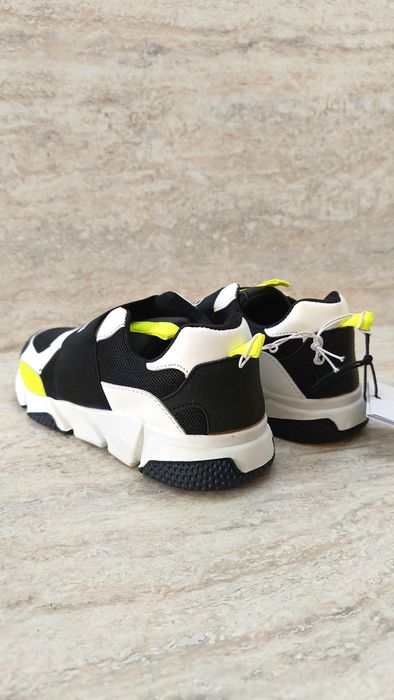 Buty sportowe Sinsay rozm.33 (NOWE)