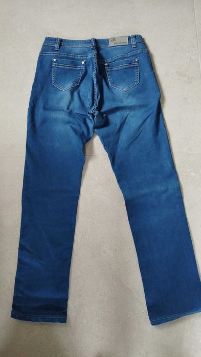 Jeansy jak nowe 40