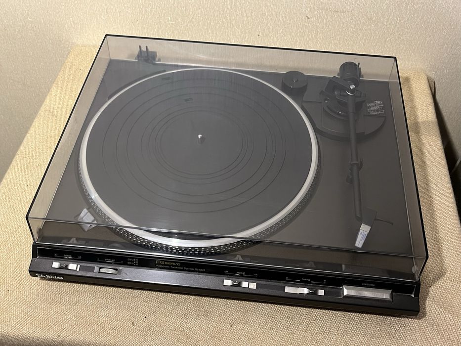 Качественный автоматический HI-FI проигрыватель винила TECHNICS SL-BD3