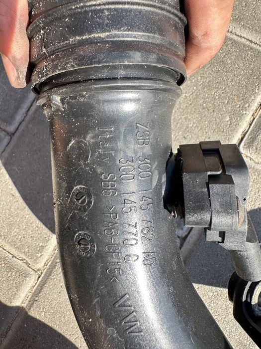 Патрубок інтеркулера, патрубок турбіни Гольф Октавія Пассат Б6 Тоуран