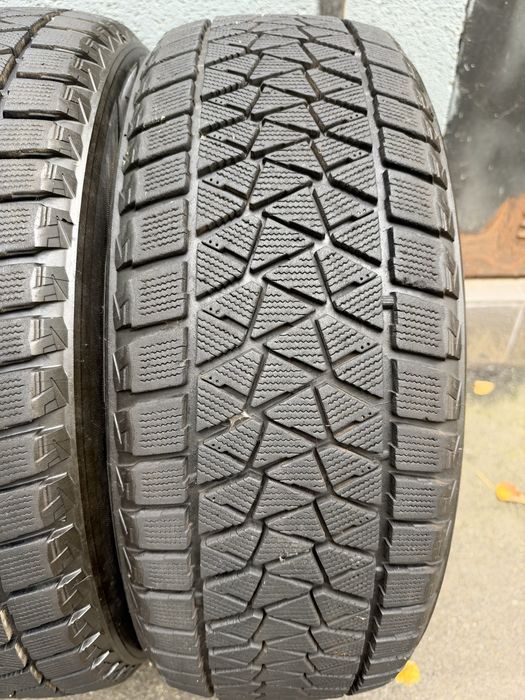 Bridgestone Blizzak 235/55 R20