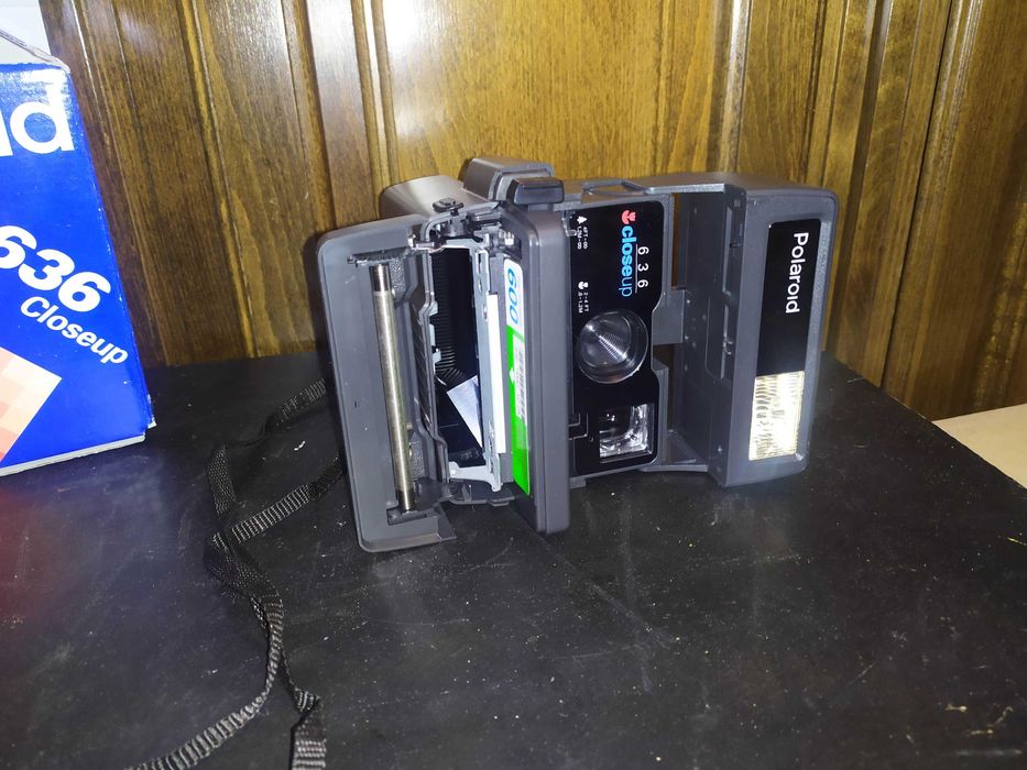 Камера мгновенной печати Polaroid Close Up 636