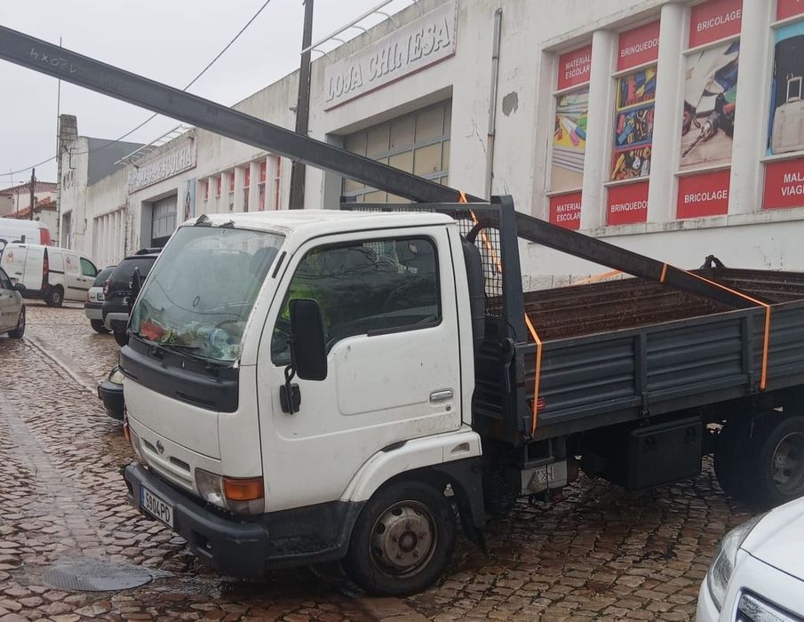 CARRINHAS de caixa fechada e de caixa aberta com e sem ajudantes
