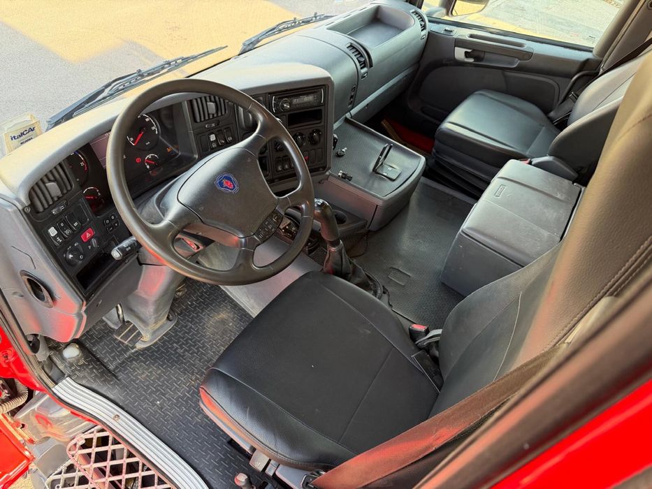 Scania G320 com grua  15 M e bascula