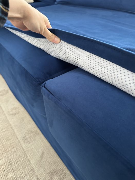 Sofá de canto em veludo (3m x 2m) com capas removíveis + cadeira