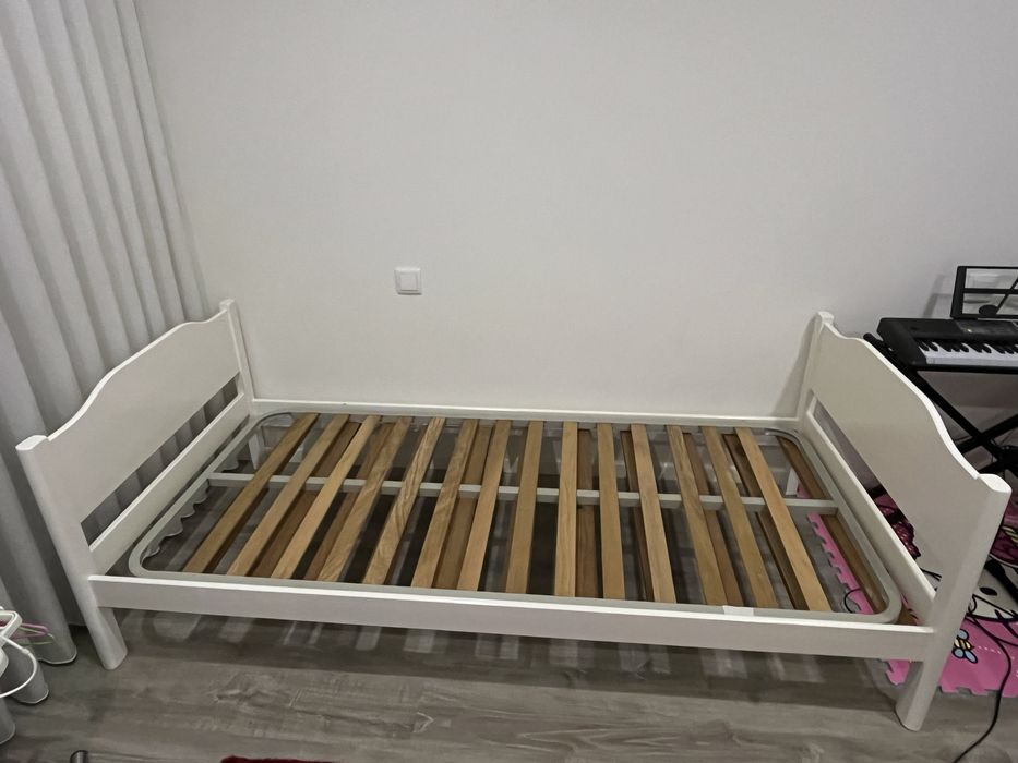 Cama solteiro Branca