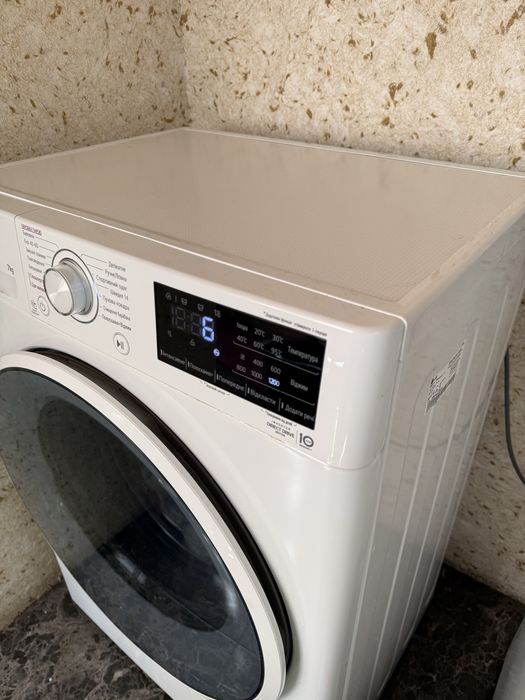 Пральна машина  LG F2V3HS7WW 7 кг,