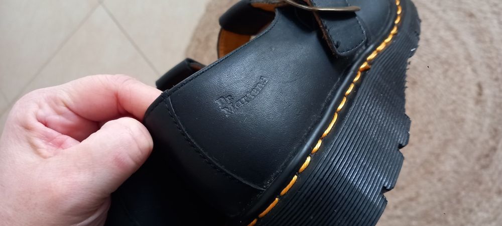 Dr. Martens sandália.  Tam.38