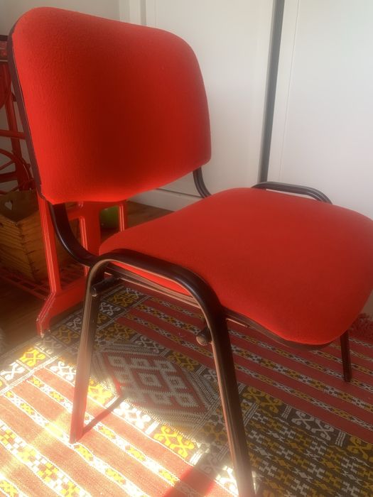 Cadeira de escritório vermelha