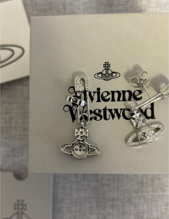 Сережки Vivienne Westwood Rhodium lucrece safety pin drop earrings