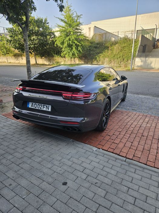 PORSCHE PANAMERA Turbo S-hybrid  com 680 cv