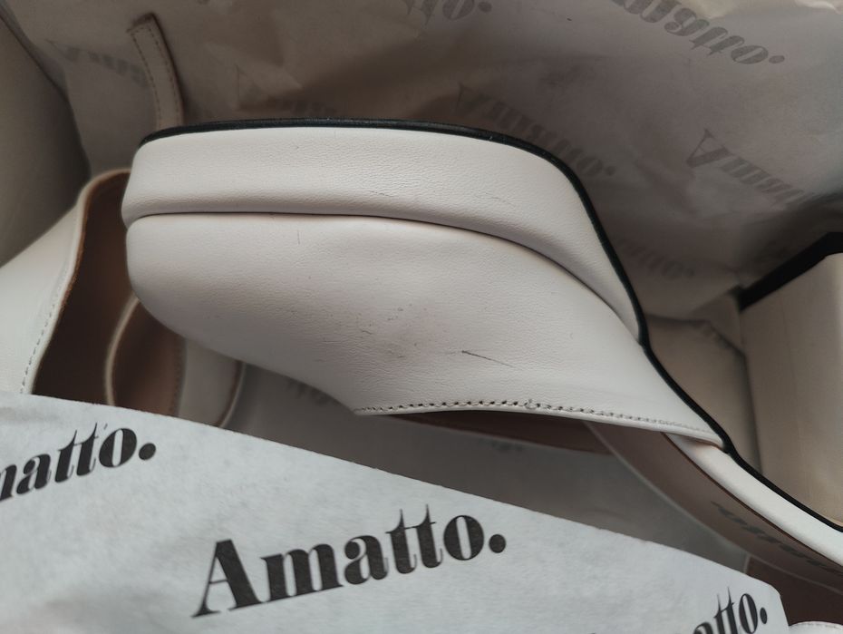 Туфлі білі шкіряні Amatto