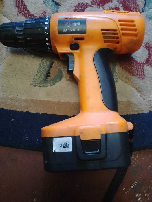 Продается шуруповёрт рабочие