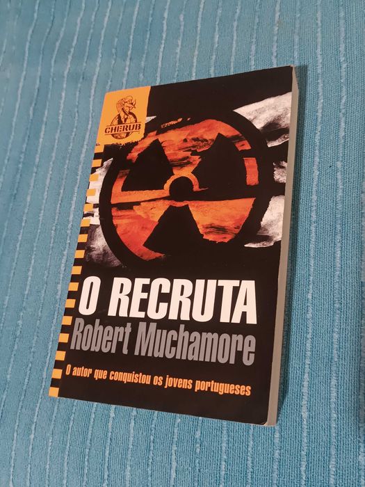 Livro "O RECRUTA" de Robert Muchamore