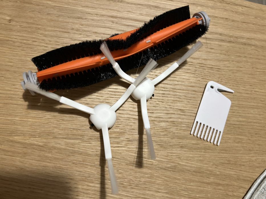 Набір змінних аксесуарів для робота пилососа