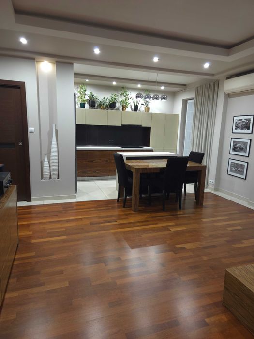 Gotowe do wprowadzenia 83,23 m² przy PKP, klimatyzacja,4 pokoje +garderoba, meble na wymiar, AGD+RTV, światłowód, 2 balkony, winda, garaż + 2 piwnice