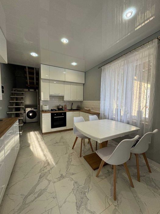 Продаж будинку с.Невицьке