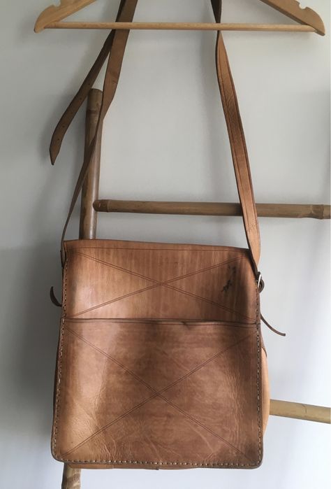 Mala em pele usada poucas vezes