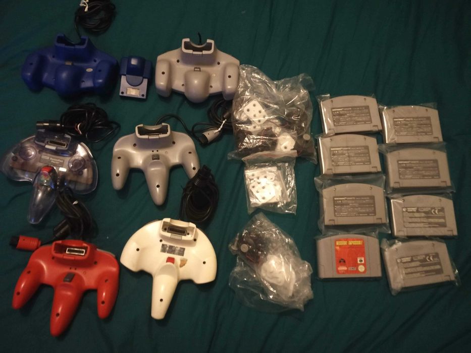 3 Controllers and 8 Games::Nintendo 64::N6464737969274753121