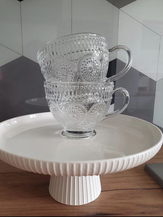 Nowe szklanki 2 szt z ozdobnymi tłoczeniami