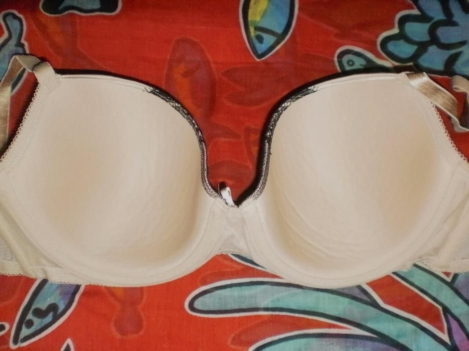 Biustonosz F&F 34/75 DD/E