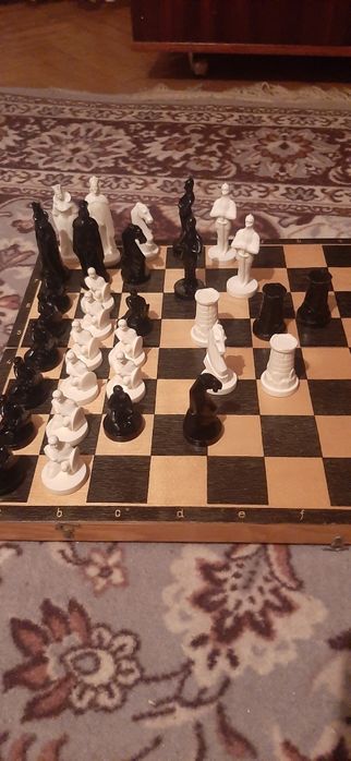 Якісні шахмати в чудовому стані