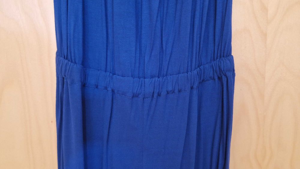 Macacão azul, marca Bershka, tamanho S, novo