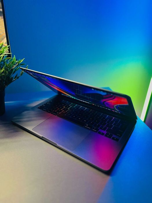 Macbook Pro 2020, 256gb Jak nowy