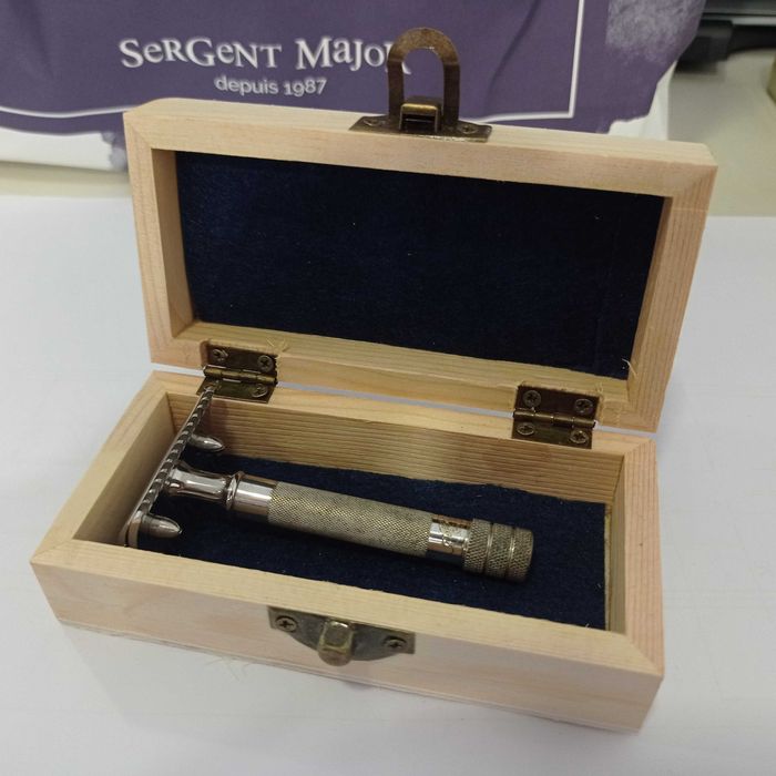 Safety razor Rotbart Mond Extra