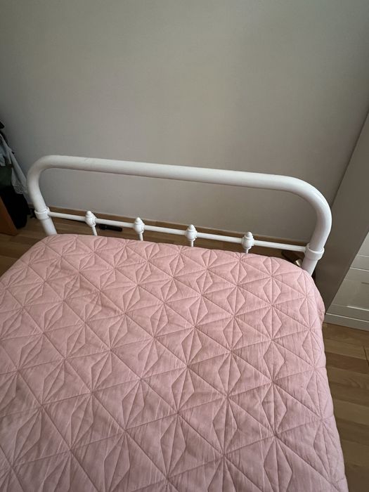 Cama de solteiro + colchão  (preço negociável)