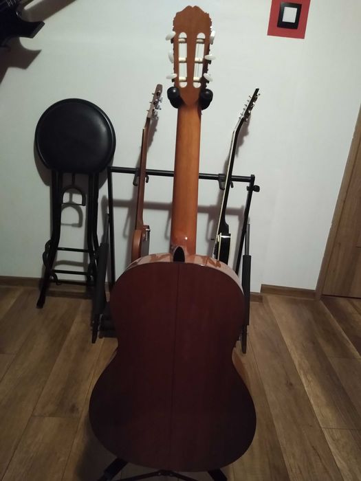 Sprzedam używaną gitarę klasyczną Takamince GC1
